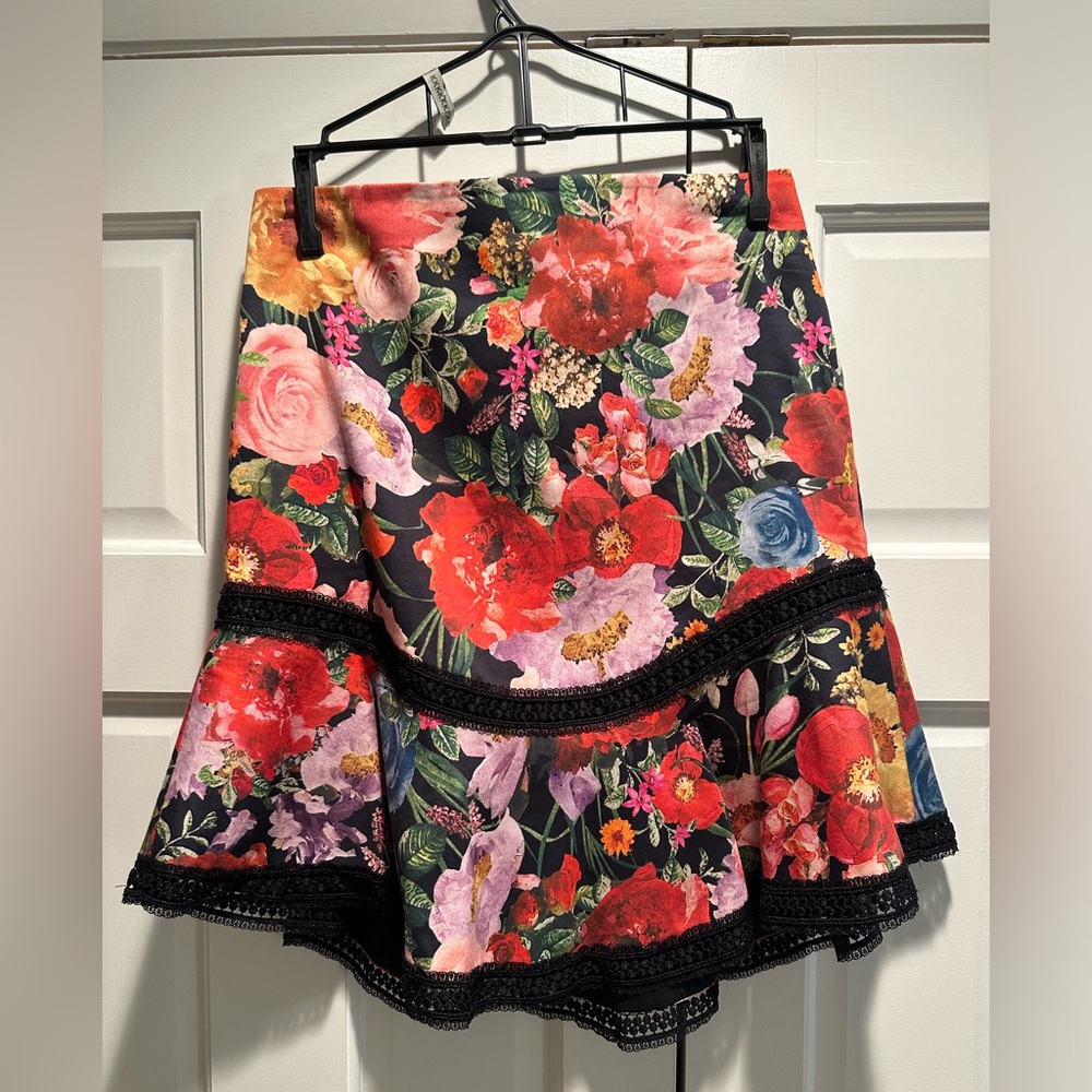 Alice and Olivia beautiful floral skirt!! No longer available.